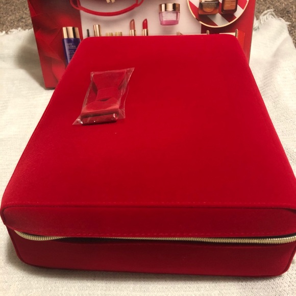 Estee Lauder ❤️Travel Case #Red Velvet NWOT - Picture 5 of 8